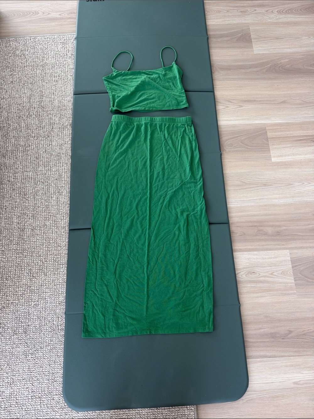 Reformation Green crop tank midi Skirt set - M